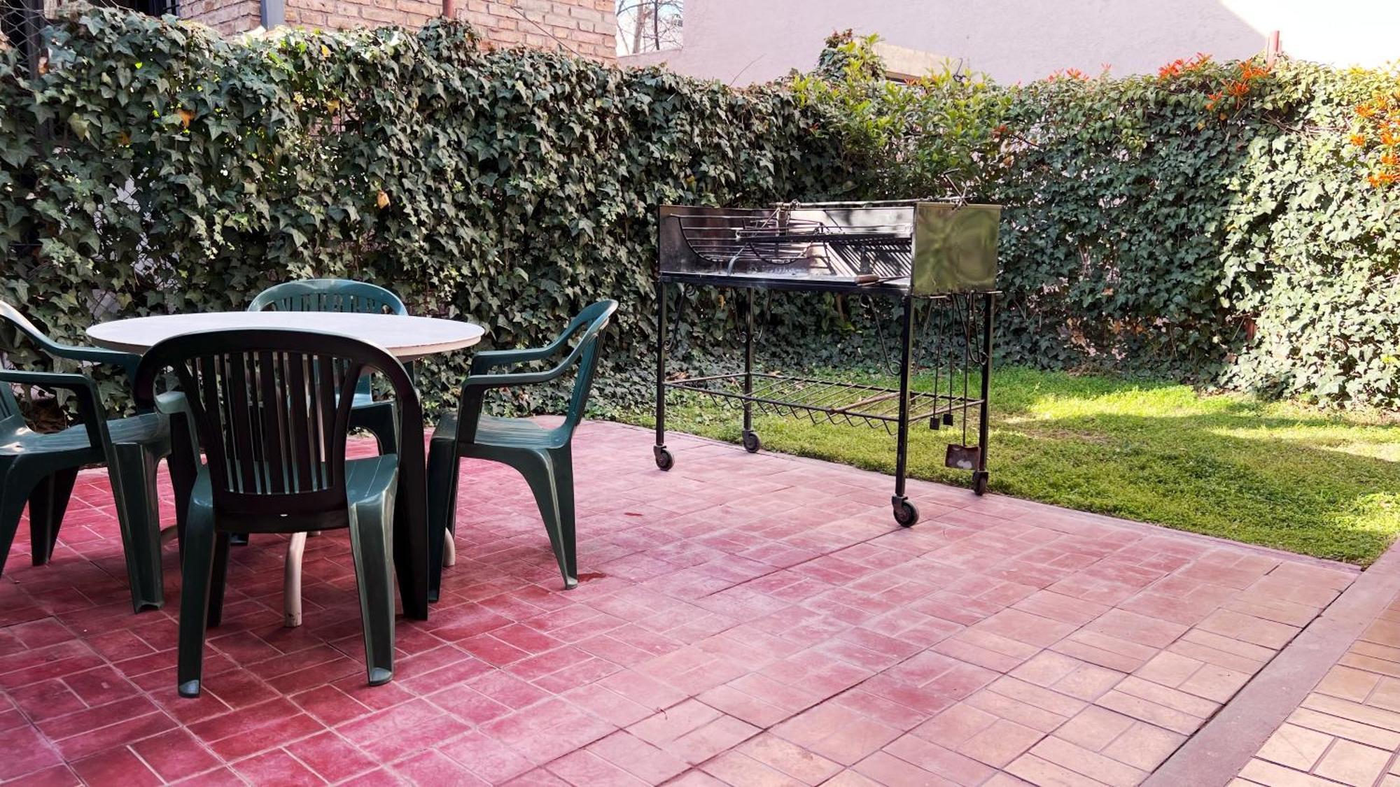 Duplex Mendoza Con Chochera Techada Экстерьер фото